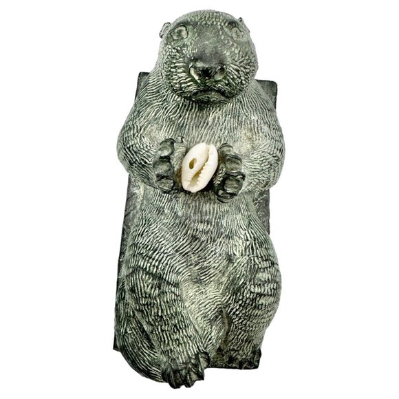 The Wolf Sculptures Soapstone Sea Otter with Shell Gray 4.5 x 2.5 x 2.5 - Picture 5 of 10